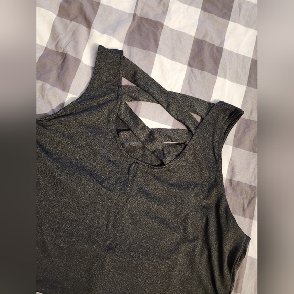 Top - Picture 2 of 2